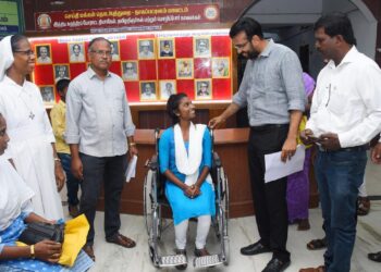 நாகப்பட்டினம்; மாவட்ட ஆட்சியர் அலுவலகத்தில்; வாராந்திர மக்கள் குறைதீர்க்கும் நாள் கூட்டம் மாவட்ட ஆட்சித்தலைவர் அ.அருண்தம்புராஜ் தலைமையில் இன்று நடைபெற்றது.