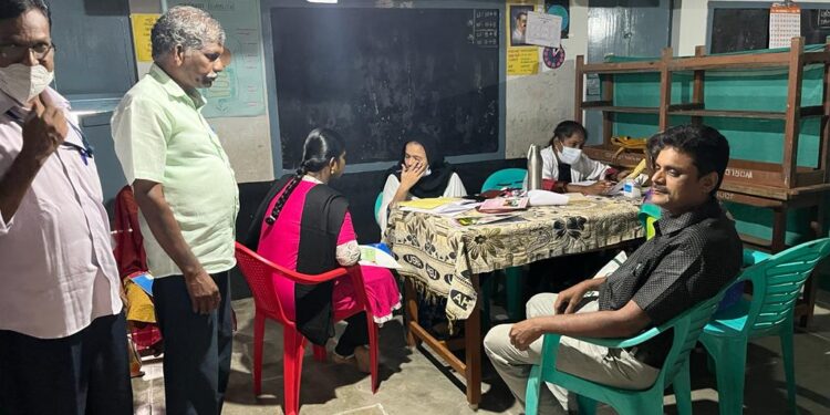 கோடியக்காடு ஊராட்சியில் வரும் முன் காப்போம் திட்டத்தின் கீழ் சிறப்பு மருத்துவ முகாம் வேதாரணியம் அக்டோபர் 17 முன்னாள் முதல்வர் டாக்டர் கலைஞர் அவர்களின் வருமுன் காப்போம் திட்டத்தின் கீழ் சிறப்பு மருத்துவ முகாம்