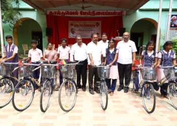 தமிழக முதல்வர் கனவை நனவாக்க பள்ளி மாணவ, மாணவிகள் நன்றாக படிக்க வேண்டும் – மேயர் ஜெகன் பெரியசாமி உருக்கமான பேச்சு