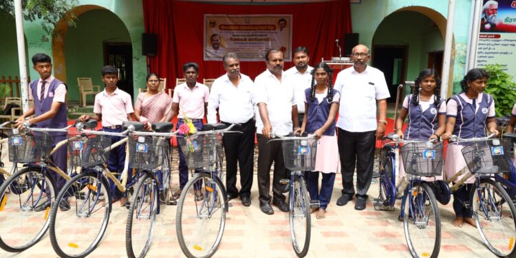 தமிழக முதல்வர் கனவை நனவாக்க பள்ளி மாணவ, மாணவிகள் நன்றாக படிக்க வேண்டும் – மேயர் ஜெகன் பெரியசாமி உருக்கமான பேச்சு