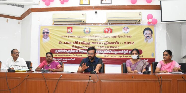 நாகப்பட்டினம் மாவட்ட ஆட்சியர் அலுவலகத்தில் உலக விபத்து காய தினத்தை முன்னிட்டு மாவட்ட நிர்வாகம், மருத்துவம் மற்றும் மக்கள் நல்வாழ்வுத்துறை, சார்பில் ஆசிரியர்களுக்கான விழிப்புணர்வு கருத்தரங்கம் மற்றும் பயிற்சி முகாமினை மாவட்ட ஆட்சித் தலைவர் அ.அருண்தம்புராஜ் இன்று தொடங்கி வைத்தார்.