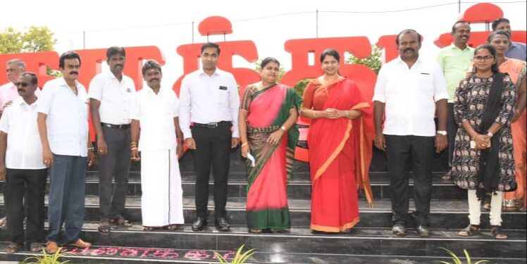 தூத்துக்குடி செல்பி பாயிண்ட் திறந்து வைத்து மாநகராட்சி பகுதிகளில் கனிமொழி எம்.பி ஆய்வு