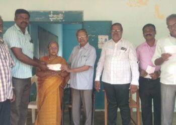 வேதாரணியத்தில் மாவட்ட விளையாட்டுப் போட்டியில் வெற்றி பெற்ற மாணவர்களுக்கான பரிசளிப்பு நிகழ்ச்சி.