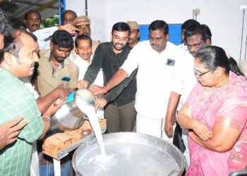 நாகப்பட்டினம் மாவட்டம் கீழையூர் ஊராட்சி ஒன்றியம் பிரதாபராமபுரம் ஊராட்சியில் ஆவின் நிறுவனத்தின் புதிய பால் குளிர்விப்பான் நிலையத்தினை மாவட்ட ஆட்சித்தலைவர் அ.அருண்தம்புராஜ் இன்று குத்துவிளக்கேற்றி திறந்து வைத்தார்.