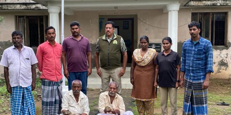 வேதாரணியத்தை அடுத்த கரியாப்பட்டினம் அடுத்துள்ள பிராந்தியங்கரை உம்பளச்சேரி செல்லும் வழியில் மடையான் பறவைகளை வைத்திருந்தவருக்கு அபராதம்  