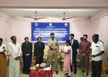 தூத்துக்குடி மாவட்ட சட்டப்பணிகள் ஆணைக்குழு, கிராம உதய தொண்டு நிறுவனம் மற்றும் அரசு துறைகளுடன் இணைந்து நடத்தும் புதிய வடிவிலான சட்ட விழிப்புணர்வு