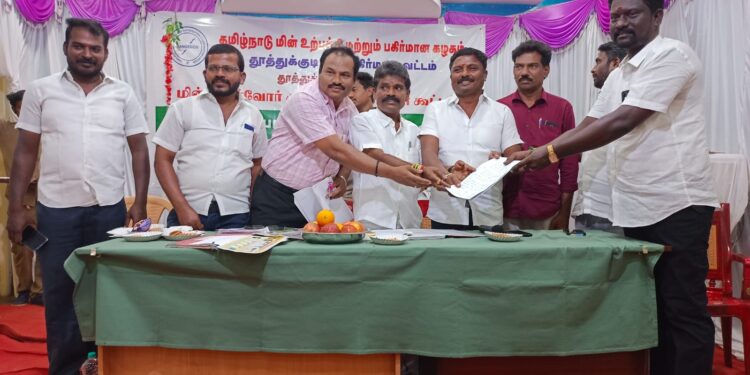 மாப்பிள்ளையூரணியில் மின் நுகர்வோர் குறைதீர்க்கும் கூட்டம்:   பொதுமக்களின் குறைகளை உடனுக்குடன் சரிசெய்ய வேண்டும்   சண்முகையா எம்எல்ஏ பேச்சு