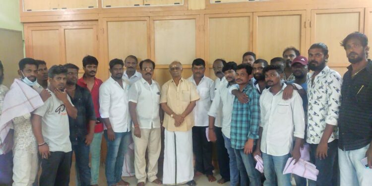 தூத்துக்குடியில் ஏபிசிவி சண்முகம், முரளிதரன் முன்னிலையில் இளைஞர்கள் பலர் காங்கிரஸில் இணைந்தனர்