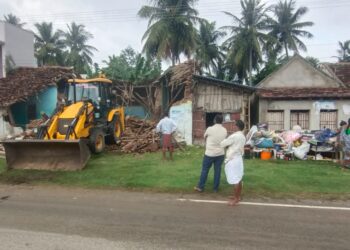 வேதாரணியத்தில் வேதாரணியேஸ்வர சுவாமி திருக்கோவிலுக்கு சொந்தமான இட ஆக்கிரமிப்பு  அகற்றம்.