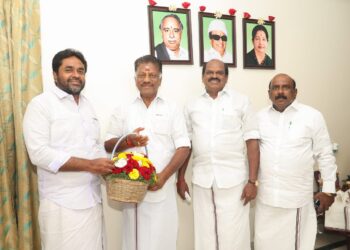 அதிமுக நிறுவனர் கொண்டு வந்த தேர்தல் விதிமுறையை மாற்றக்கூடாது என்பதற்காகத்தான் ஓபிஎஸ் இரண்டாவது தர்மயுத்தத்தை தொடங்கியுள்ளார் என்று அதிமுக ஓபிஎஸ் அணியின் கழக அமைப்புச் செயலாளராக நியமிக்கப்பட்டுள்ள பி வி கே பிரபு வேதாரணியத்தில் நிருபர்களிடம் பேட்டி அளித்தார் .