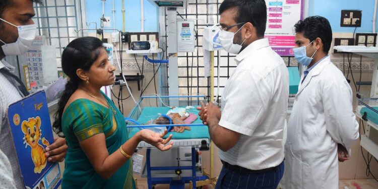 அதிமுக நிறுவனர் கொண்டு வந்த தேர்தல் விதிமுறையை மாற்றக்கூடாது என்பதற்காகத்தான் ஓபிஎஸ் இரண்டாவது தர்மயுத்தத்தை தொடங்கியுள்ளார் என்று அதிமுக ஓபிஎஸ் அணியின் கழக அமைப்புச் செயலாளராக நியமிக்கப்பட்டுள்ள பி வி கே பிரபு வேதாரணியத்தில் நிருபர்களிடம் பேட்டி அளித்தார் .