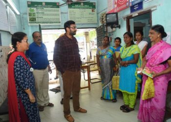 நாகப்பட்டினம் நகராட்சிக்குட்பட்ட கோட்டைவாசல் நகர் புற ஆரம்ப சுகாதார நிலையத்திலும், கீழ்வேளுர் பேரூராட்சிக்குட்பட்ட பகுதியில் உள்ள அரசு மருத்துவமனையிலும் வம்சம் திட்டம் செயல்படுவது குறித்து மாவட்ட ஆட்சித்தலைவர் அ.அருண்தம்புராஜ் இன்று நேரில் பார்வையிட்டு ஆய்வு மேற்கொண்டார்