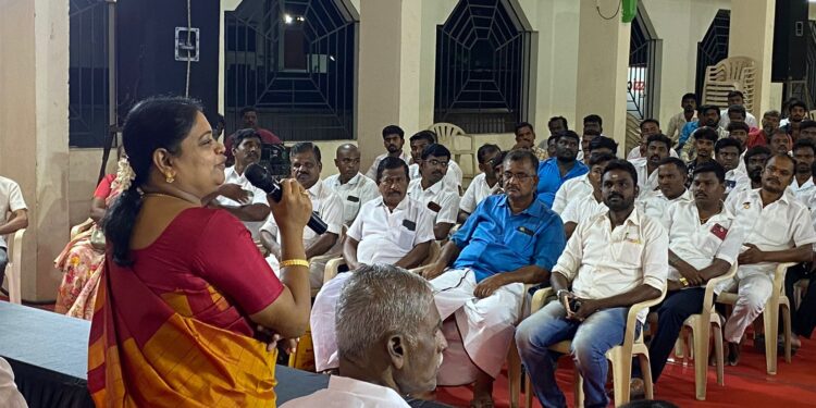இளைஞர் அணியினர் தைரியமாக மக்கள் பணியாற்ற வேண்டும் அமைச்சர் கீதாஜீவன் அறிவுரை