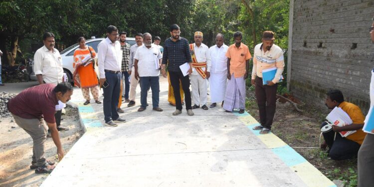 நாகப்பட்டினம் மாவட்டம் திருமருகல் மற்றும் கீழ்வேளுர் ஊராட்சி ஒன்றிய பகுதிகளில் நடைபெற்று வரும் வளர்ச்சி திட்ட பணிகள் குறித்து மாவட்ட ஆட்சித்தலைவர் அ.அருண்தம்புராஜ் இன்று நேரில் பார்வையிட்டு ஆய்வு