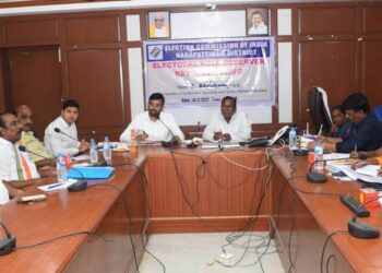 நாகப்பட்டினம் மாவட்ட ஆட்சியர் அலுவலகத்தில் அனைத்து கட்சி பிரமுகர்களுக்கான ஆய்வு கூட்டம் வாக்காளர் பட்டியல் பார்வையாளர், வேளாண்மை மற்றும் உழவர் நலத்துறை, அரசு சிறப்புச் செயலாளர் த. ஆபிரகாம் மற்றும் மாவட்ட தேர்தல் அலுவலர் மற்றும் மாவட்ட ஆட்சித்தலைவர் அ.அருண்தம்புராஜ் தலைமையில் நடைபெற்றது.