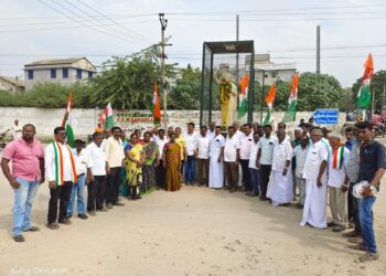 முன்னாள் பாரத பிரதமர் இந்திரா காந்தி பிறந்த நாளை முன்னிட்டு  அவரது திருவுவசிலைக்கு காங்கிரஸ் கட்சி சார்பாக  ஐஎன்டியூசி மாநில பொது செயலாளர், மாநில பொதுக்குழு உறுப்பினர்  K.பெருமாள்சாமி  மாலை அணிவித்து மரியாதை செலுத்தினார்