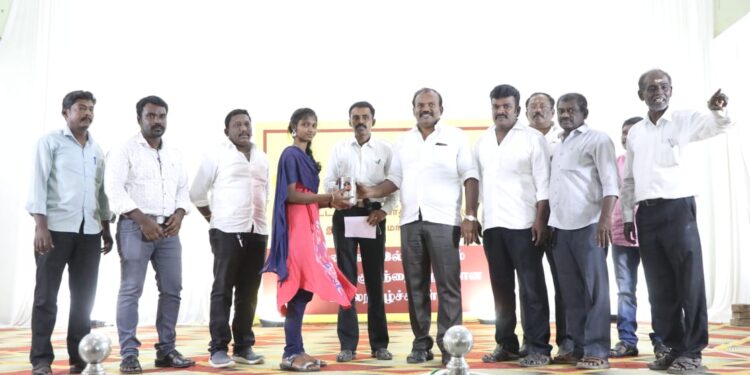 உலக கழிப்பறை தினத்தையொட்டி மாப்பிள்ளையூரணி பஞ்., தலைவர் சரவணக்குமார் தலைமையில் உறுதிமொழி ஊர்வலம் நடைபெற்றது.