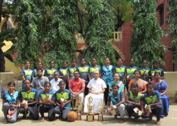 தூத்துக்குடி    ஏ.பி.சி. மகாலட்சுமி மகளிர் கல்லூரி விளையாட்டு வீரர்கள் மூன்று முறை தொடர் வெற்றி:    தாளாளர் ஏ.பி.சி. வீ சொக்கலிங்கம் , செயலர் சுப்புலட்சுமி ஆகியோர் பாராட்டி ஊக்கத்தொகை வழங்கினர்.