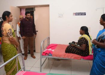 நாகப்பட்டினம் நகராட்சிக்குட்பட்ட பகுதியில் உள்ள அரசு மருத்துவமனையிலும் வம்சம் திட்டம் செயல்படுவது குறித்து மாவட்ட ஆட்சித்தலைவர் அ.அருண்தம்புராஜ் செய்தியாளர்களுடன் சென்று ஆய்வு மேற்கொண்டார்.