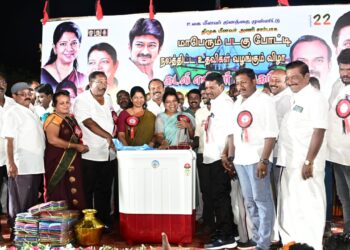 ஒன்றிய அரசின் மீனவர்களுக்கு எதிரான திட்டங்களை சட்டங்களையும் திமுக ஆதரிக்காது தூத்துக்குடியில் கனிமொழி எம்.பி, நலத்திட்ட உதவிகள் வழங்கி பேசினார்.