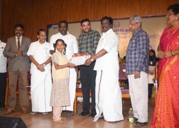 நாகப்பட்டினம் மாவட்டத்தில் மீன்வளப் பொறியியல் கல்லூரியில் தமிழ் வளர்ச்சித் துறையின் சார்பில் தமிழறிஞர்கள், எழுத்தாளர்களைச் சிறப்பிக்கும் இலக்கியக் கூட்டம் மாவட்ட ஆட்சித்தலைவர் அ.அருண்தம்புராஜ் தலைமையில் இன்று நடைபெற்றது.  