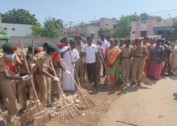 வீட்டை நாம் எப்படி சுத்தமாக வைத்து பாதுகாத்து கொள்கிறோமோ   அதுபோல் கிராமத்தை என்சிசி மாணவ, மாணவிகள் தூய்மையாக வைக்க சேவையாற்ற வேண்டும்:  சண்முகையா எம்.எல்.ஏ அறிவுரை