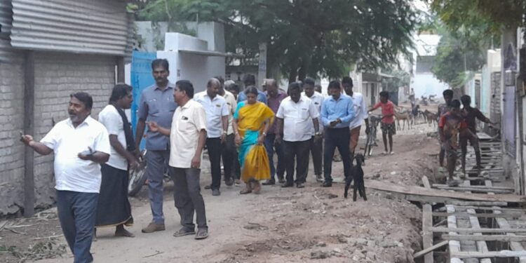 தூத்துக்குடியில் கால்வாய் அமைக்கும் பணியை அமைச்சர் கீதாஜீவன் ஆய்வு
