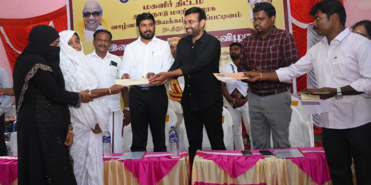 நாகப்பட்டினம் மாவட்டம் திருமருகல் ஊராட்சி ஒன்றியம் திட்டச்சேரி அரசு மேல்நிலைப்பள்ளியில் தமிழ்நாடு ஊரக வாழ்வாதார இயக்கம், மாவட்ட இயக்க மேலாண்மை அலகு சார்பில் நடைபெற்ற வேலை வாய்ப்புடன் கூடிய இளைஞர் திறன் திருவிழாவினை மாவட்ட ஆட்சித் தலைவர் டாக்டர் அ.அருண்தம்புராஜ் இன்று தொடங்கி வைத்தார்.