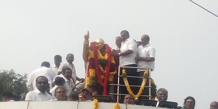 தூத்துக்குடியில் அம்பேத்கர் சிலைக்கு மேயர் ஜெகன் பெரியசாமி மாலை அணிவித்தார்.