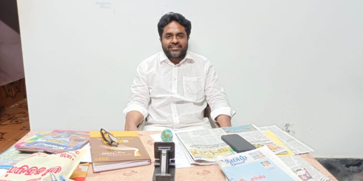 இமாச்சலபிரதேச மாநிலத்தில் காங்கிரஸ் கட்சி மாபெரும் வெற்றி பெற்றதையடுத்து தூத்துக்குடி மாநகர் மாவட்ட காங்கிரஸ் கமிட்டி சார்பில் மாவட்ட தலைவர் சி.எஸ்.முரளிதரன் தலைமையில்  பட்டாசு வெடித்து காங்கிரசார் கொண்டாடினர். 