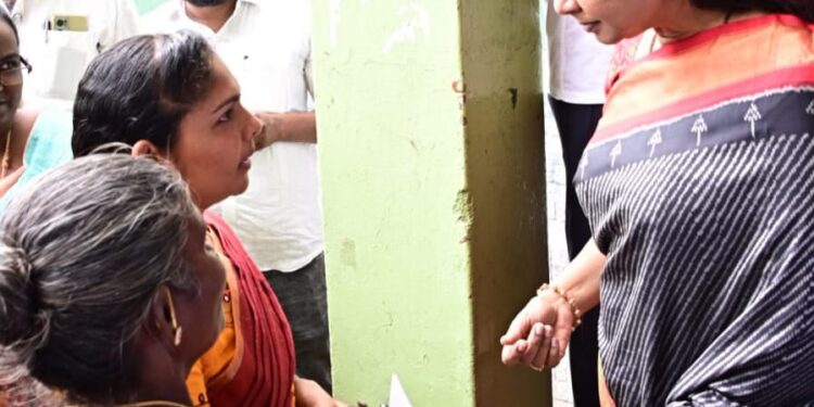 தூத்துக்குடி மாநகராட்சி பகுதிக்கு புதிய தார்சாலை அமைக்க நிதி ஓதுக்கீடு முதலமைச்சர் மு.க.ஸ்டாலினுக்கு மேயர் ஜெகன் பெரியசாமி நன்றி தெரிவித்துள்ளார்.