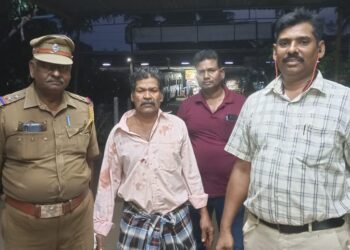 கத்தியால் குத்தி கொலை செய்த  நபரை இரண்டு மணி நேரத்திற்குள் குற்றவாளியை  கைது செய்த வேதாரணியம்  காவல்துறை ஆய்வாளர் எஸ் குணசேகரன்