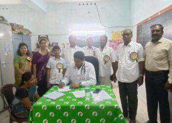 வேதாரணியத்தில் S.S அறக்கட்டளை மற்றும் தஞ்சாவூர் மீனாட்சி மருத்துவமனை இணைந்து நடத்தும் இலவச பொது மருத்துவ முகாம்.