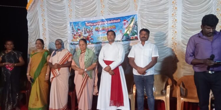 தூத்துக்குடியில் அன்பழகன் 100வது பிறந்தநாளையொட்டி வடக்கு மாவட்ட திமுக சார்பில் அமைச்சர் கீதாஜீவன், மேயர் ஜெகன் பெரியசாமி ஆகியோர் மலர்தூவி மரியாதை செலுத்தினார்கள்.