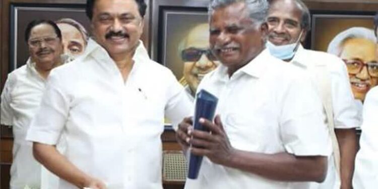 பத்திரிக்கையாளர்கள் அடையாள அட்டை பெறுவதற்கான விதிமுறைகள் தளர்த்த கோரி முதலமைச்சர் ஸ்டாலினுக்கு முத்தரசன் வேண்டுகோள்