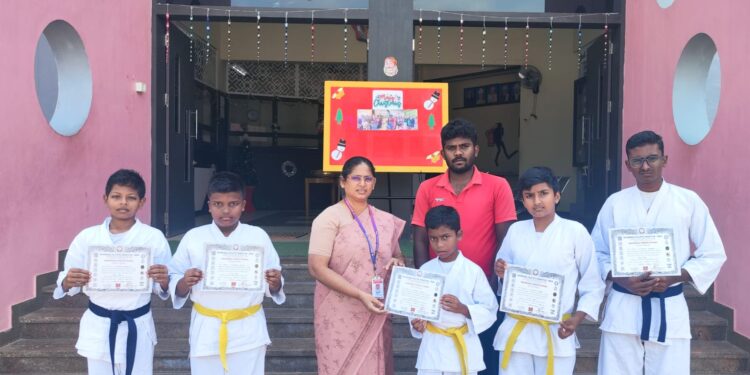 அகில இந்திய அளவிலான கராத்தே போட்டிக்கு செர்வைட் சிபிஎஸ்இ பள்ளி மாணவர்கள் தேர்வு .