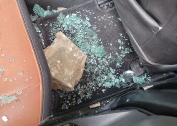 பாஜக துணை தலைவர் சசிகலா புஷ்பா வீடு மற்றும் கார் மீது தாக்குதல்  தூத்துக்குடியில் பரபரப்பு – பதட்டத்தை தணிக்க போலீசார் குவிப்பு