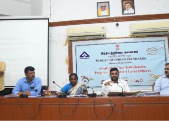 நாகப்பட்டினம் மாவட்ட ஆட்சியர் அலுவலகத்தில் விவசாயிகள் குறைதீர்க்கும் நாள் கூட்டம் மாவட்ட ஆட்சித்தலைவர் டாக்டர் அ.அருண்தம்புராஜ் தலைமையில்   இன்று நடைபெற்றது.