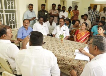 தூத்துக்குடி மாநகராட்சி வடக்கு மண்டல அலுவலகத்தில் மேயர் ஜெகன் பெரியசாமி கலந்தாய்வு