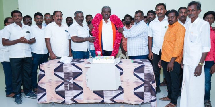 நாம் இந்தியர் கட்சி தலைவர் என்.பி ராஜா 51 வது பிறந்தநாள் விழா: அன்னதானம், நலத்திட்டங்கள் வழங்கி நிர்வாகிகள், தொண்டர்கள் கொண்டாட்டம்!!