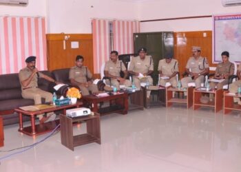 தூத்துக்குடி மாவட்டத்திலுள்ள   நாலுமாவடி இயேசு விடுவிக்கிறார் தேவனுடைய கூடாரத்தில்  2 ஆயிரம் பேருக்கு கிறிஸ்துமஸ் விருந்து- சகோ.மோகன்.  சி.லாசரஸ் வழங்கினார்.