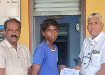 தேசிய சைக்கிள் போலோ போட்டிற்கு தேர்வு பெற்ற மாணவனுக்கு பாராட்டு :