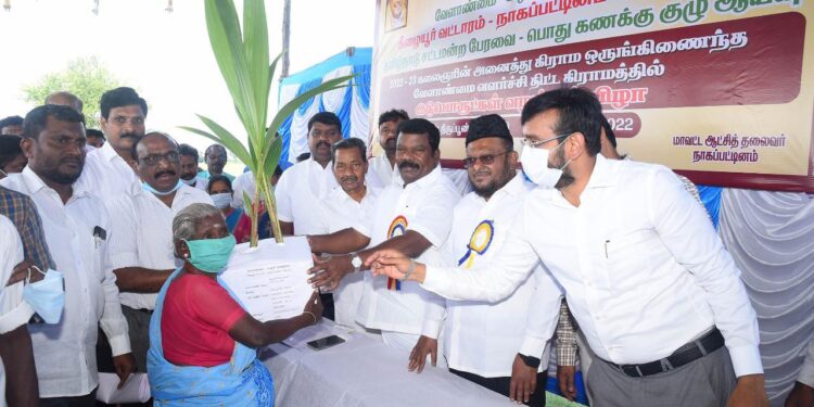 நாகப்பட்டினம் மாவட்டத்தில் மாண்புமிகு தமிழ்நாடு சட்டமன்றப் பேரவை பொதுக் கணக்குக் குழு தலைவர் கு.செல்வபெருந்தகை தலைமையில் தமிழ்நாடு சட்டமன்றப் பேரவை பொதுக் கணக்குக் குழுவினர் மற்றும் மாவட்ட ஆட்சித்தலைவர் டாக்டர்.அ.அருண்தம்புராஜ் கீழ்வேளுர் சட்டமன்ற உறுப்பினர் வி.பி.நாகை மாலி ஆகியோர் இன்று திருப்பூண்டி, கோவில்பத்து, ஆறுகாட்டுத்துறை ஆகிய இடங்களில் நடைப்பெற்று வரும் திட்டபணிகளை பார்வையிட்டு ஆய்வு செய்தனர்.