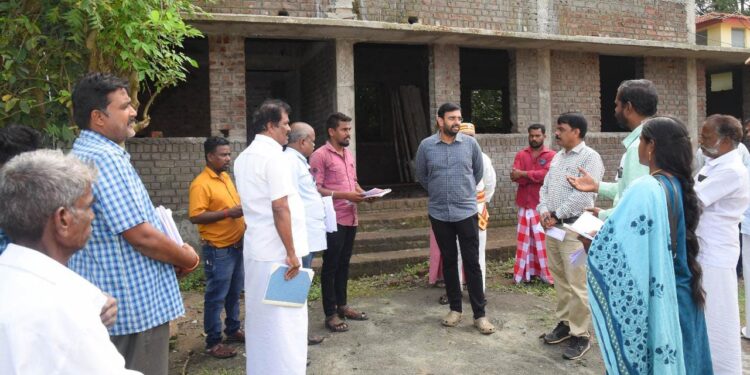நாகப்பட்டினம் மாவட்டம் திருமருகல் ஊராட்சி ஒன்றியத்திற்குட்பட்ட பகுதிகளில் நடைபெற்று வரும் வளர்ச்சி திட்ட பணிகளை மாவட்ட ஆட்சித்தலைவர் டாக்டர் அ.அருண்தம்புராஜ் நேரில் பார்வையிட்டு ஆய்வு மேற்கொண்டார்.