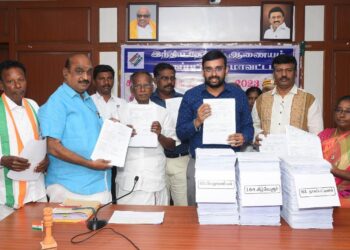 நாகப்பட்டினம் மாவட்ட ஆட்சியர் அலுவலகத்தில் ஜனவரி 2023- 1-ம் தேதியை தகுதி நாளாக கொண்டு இறுதி வாக்காளர் பட்டியலை மாவட்ட தேர்தல் அலுவலர் மற்றும் மாவட்ட ஆட்சித்தலைவர் டாக்டர்.அ.அருண்தம்புராஜ் இன்று வெளியிட்டார்.