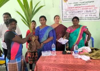 கலைஞரின் அனைத்து கிராம ஒருங்கிணைந்த வேளாண் வளர்ச்சித் திட்டத்தின் கீழ் தென்னங்கன்று விநியோகம்