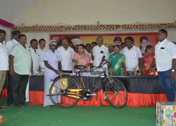 கனிமொழி பிறந்த நாளையொட்டி தூத்துக்குடியில் ரூ.10 லட்சம் மதிப்பில் நலத்திட்ட உதவிகள்: அமைச்சர் கீதாஜீவன், மேயர் ஜெகன் பெரியசாமி வழங்கினார்கள்