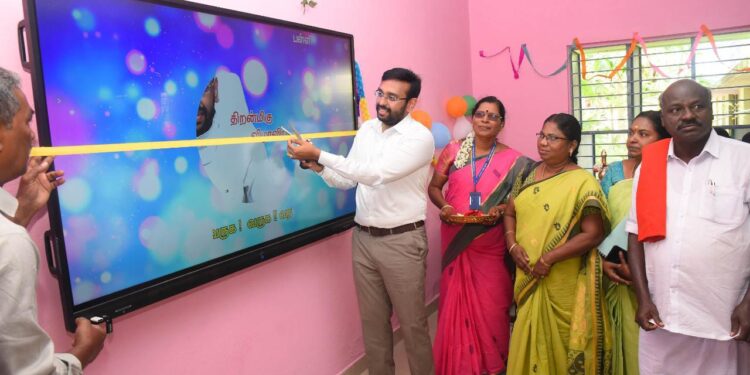 நாகப்பட்டினம்; மாவட்ட ஆட்சியர் அலுவலகத்தில் வாராந்திர மக்கள் குறைதீர்க்கும் நாள் கூட்டம் மாவட்ட ஆட்சித்தலைவர் டாக்டர் அ.அருண்தம்புரா தலைமையில் இன்று நடைபெற்றது.