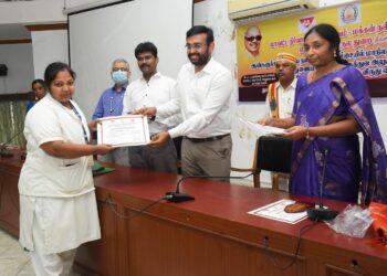 நாகப்பட்டினம்; மாவட்ட ஆட்சியர் அலுவலகத்தில் வாராந்திர மக்கள் குறைதீர்க்கும் நாள் கூட்டம் மாவட்ட ஆட்சித்தலைவர் டாக்டர் அ.அருண்தம்புரா தலைமையில் இன்று நடைபெற்றது.