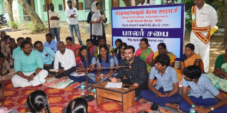 6 வட்டாரங்களைச் சேர்ந்த 52 மாணவர்களுக்கு ஒருநாள் சுற்றுலாவிற்கு நாகப்பட்டினம் மாவட்ட தமிழ்நாடு